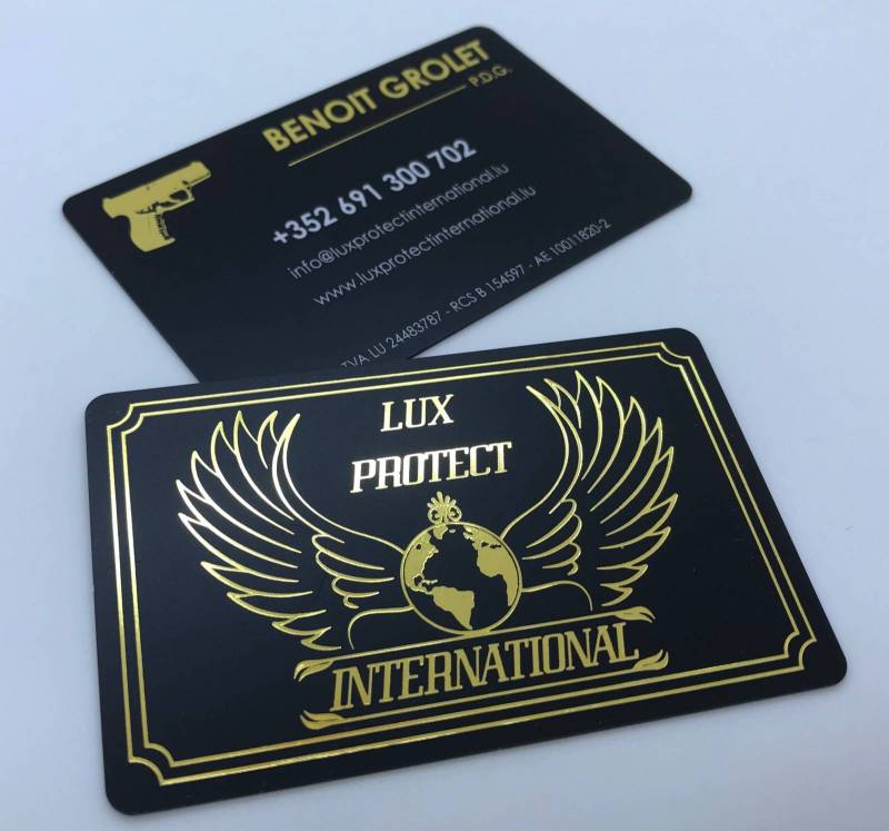 Carte de visite PVC totalement noir mat avec Marquage Or à chaud pour Agent de Sécurité au Luxembourg