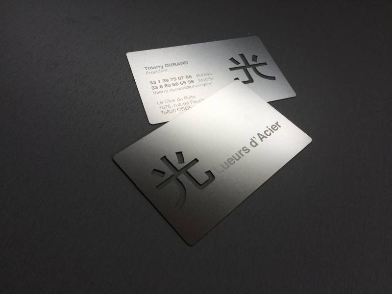 Carte professionnelle en acier mat design pour menuiserie à Nice (06)