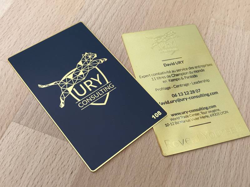 Carte de luxe en acier pour consultant sportif à Lyon 69