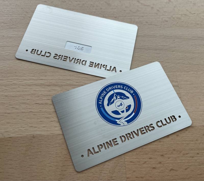 Carte de membre en acier brossée perforée pour club de voiture à Gap 05000