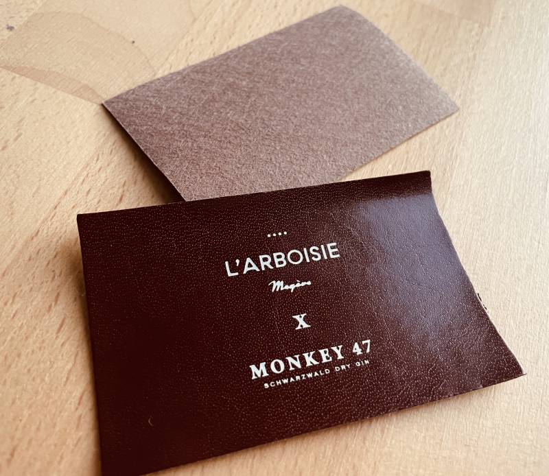 Carte de vite en cuir marron pour restaurant de montagne à Alpes d'Huez 38