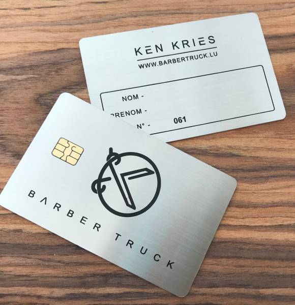 Carte en acier brossé 0,8mm avec puce pour Artisan coiffeur en Suisse