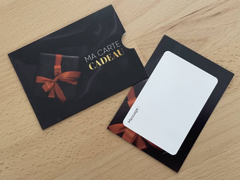 Etui carte avec cartonette et encoche pour carte cadeau à La Reunion
