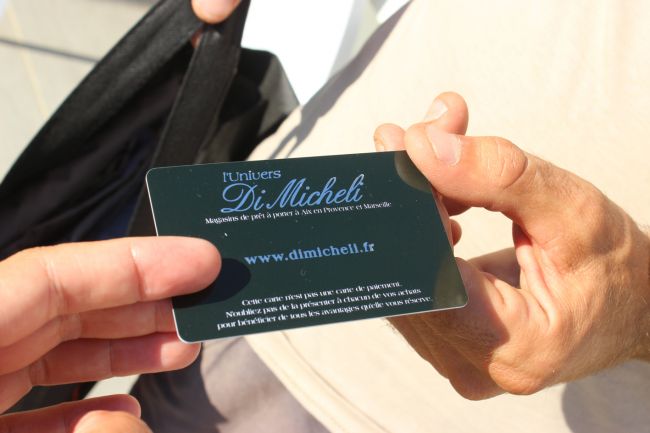 DI MICHELI, Boutique de Prêt à porter (Aix), a choisi sa carte de membre très soft à son image, noire brillante avec dorure à 