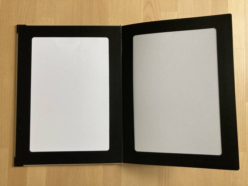 Intérieur de menu en glissière carton noir collées pour restaurant gastronomique à Nancy 54