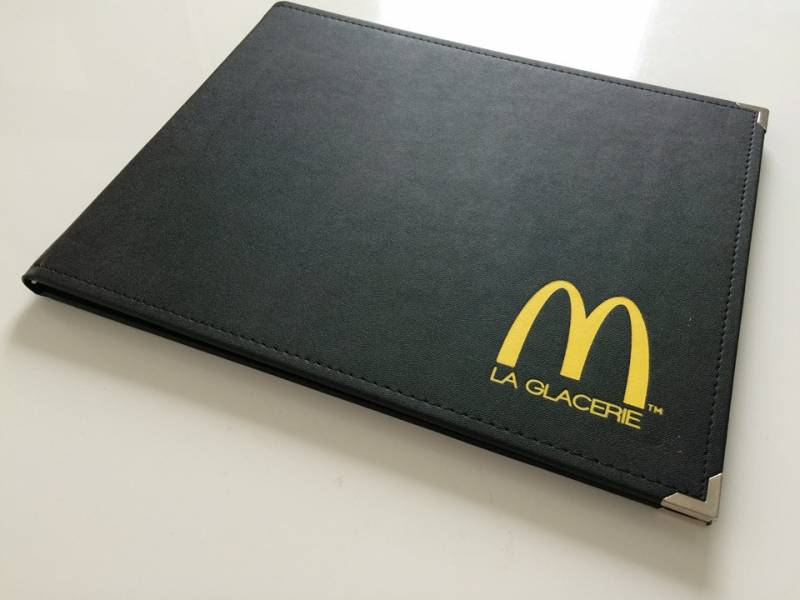 Porte menu gastronomique en simili cuir noir élégant à l'italienne pour restaurant à Saint Etienne 42