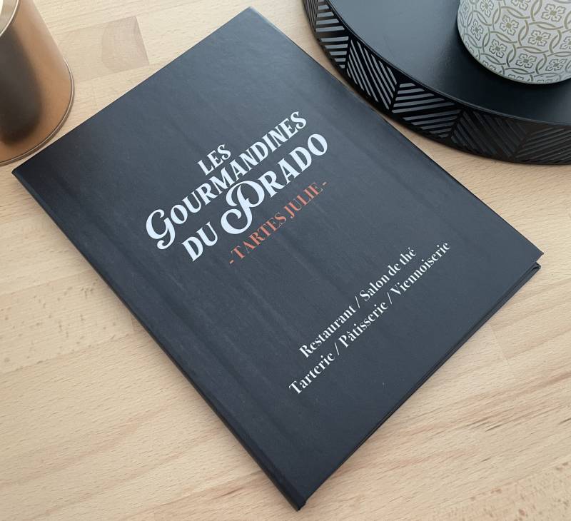 Menu carton rigide à pochette pour restaurant crêperie à Marseille 13