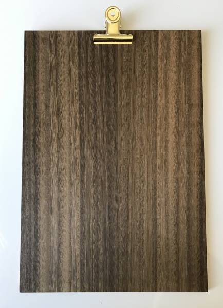 Planche en bois à pince or personnalisée en Eucalyptus 5mm pour Café Restaurant à Tours 37