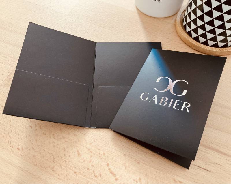 Pochette carton avec marquage à chaud argent pour ticket et carte de visite pour bijoutier à Toulouse 31