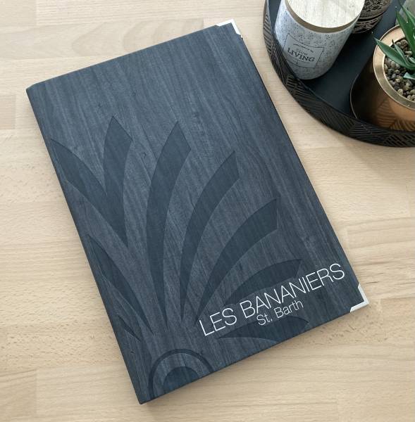 Porte Menu en Simili Bois Gris foncé anthracite pour restaurant gastronomique à St Martin