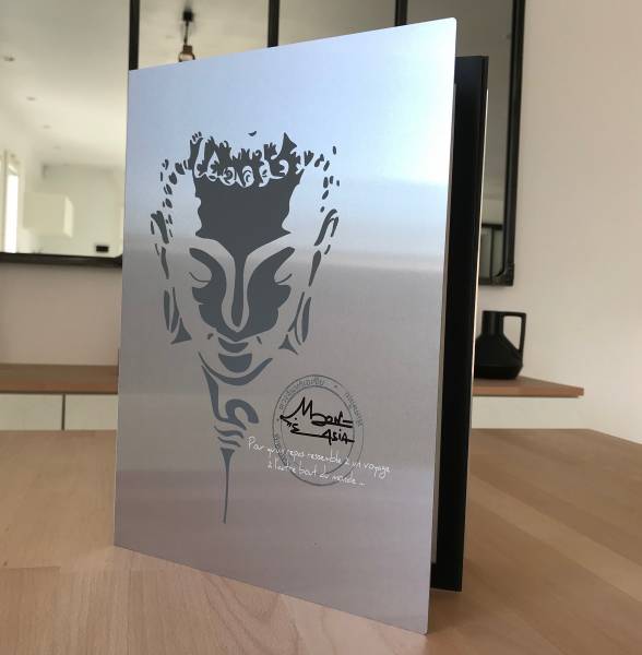 Porte-menu en métal light avec pochettes polypropylène pour restaurant au Luxembourg