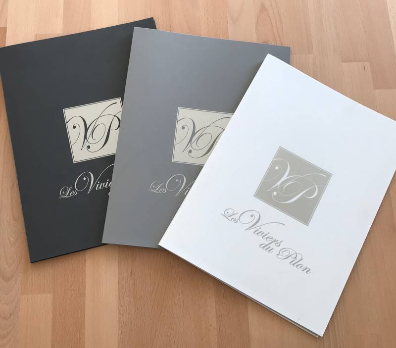 Porte menu en polypropylène pour restaurant de poissons à Saint Tropez 83