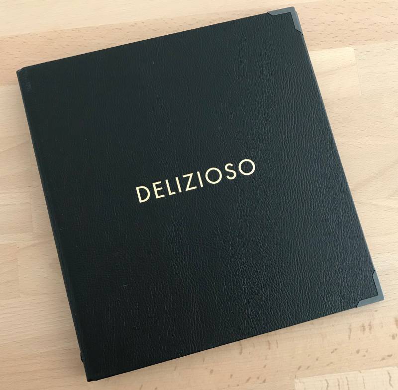 Porte menu en simili cuir noir grainé pour restaurant à Metz 57