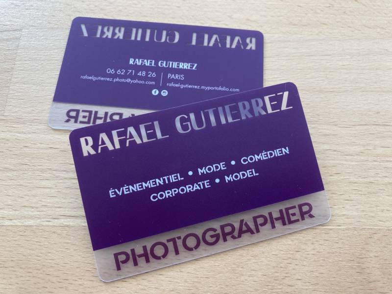 carte de visite en pvc transparente et violet design pour photographe à Lyon 69
