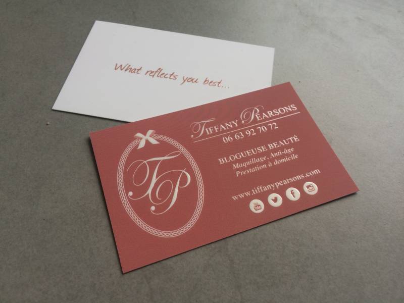 Carte de visite avec vernis 3D originale rose pour blogueuse à Montpellier (34)