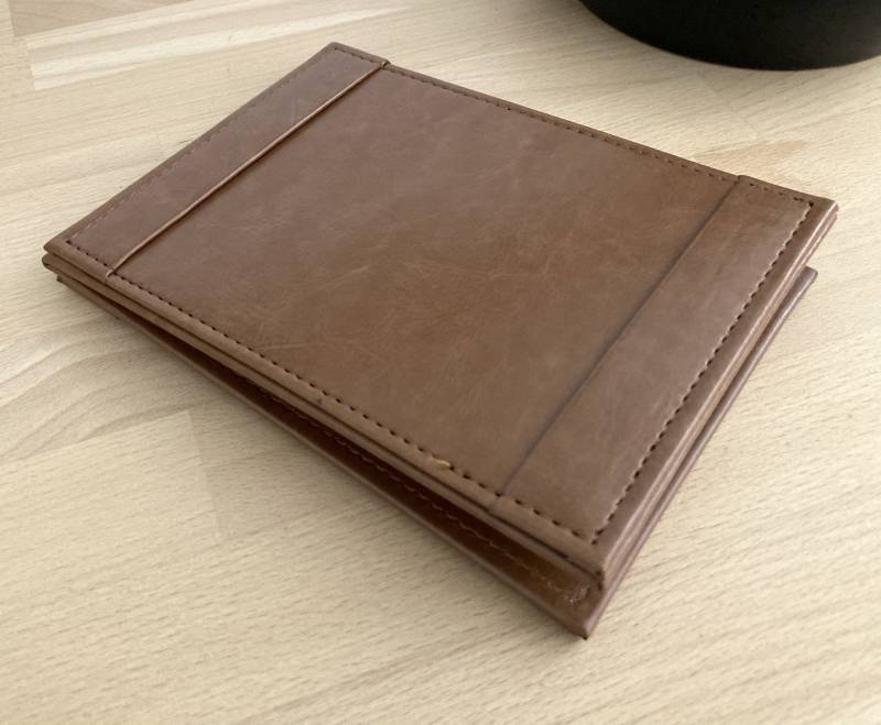 chevalet camel en cuir pour restaurant gastronomique à Nice 06