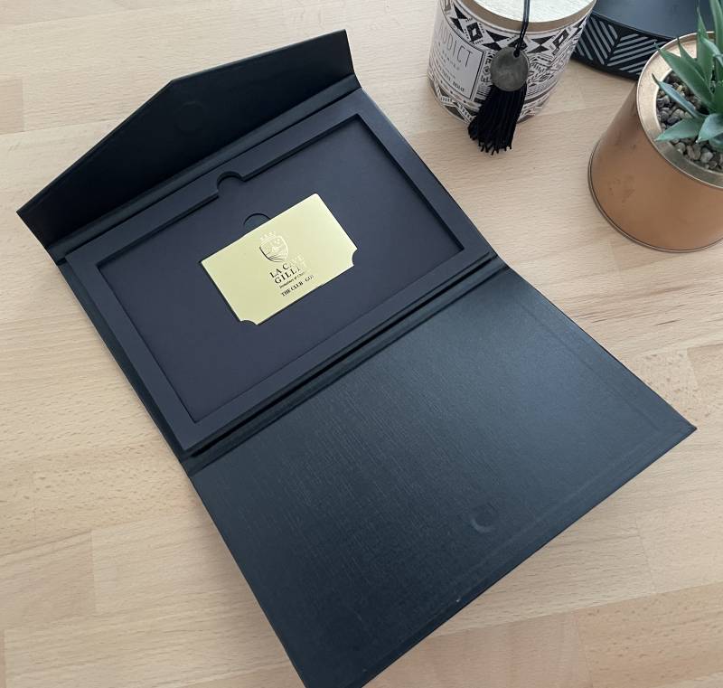 coffret carte cadeau haut de gamme noire pour entreprise à Luxembourg