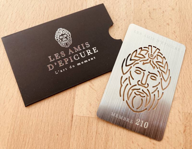 étui carton 90x60mm pour carte de membre numéroté en métal brosse pour association à Vitry sur Seine 94