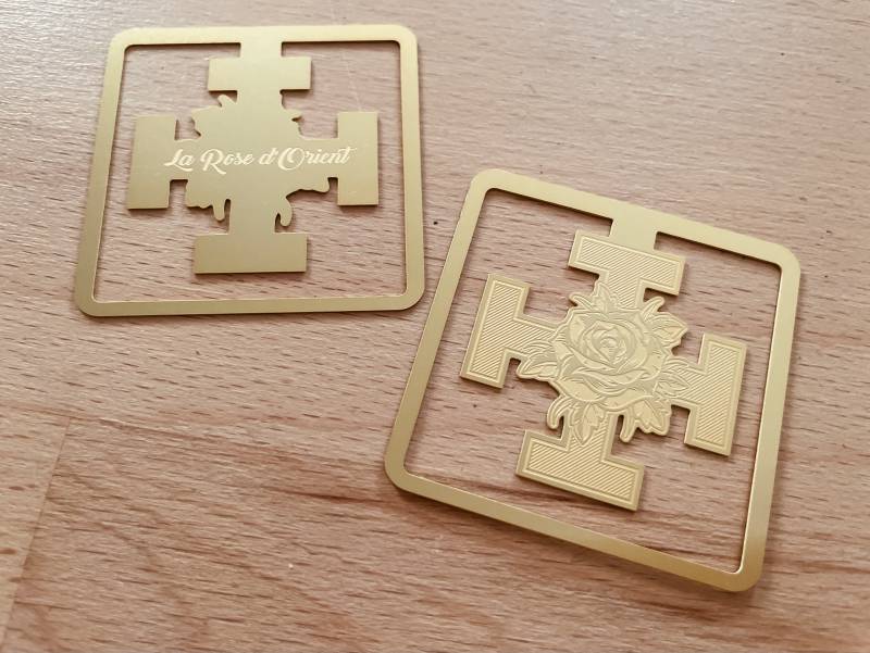 marque page or brossé totalement personnalisé pour club association à Fréjus 83