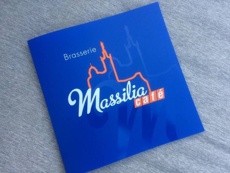 Menu en polypropylène personnalisé bleu à pochettes pour Bar Brasserie à Marseille 13