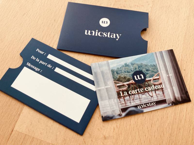 pochette étui pour carte cadeau unique chic pour plateforme d'hébergement à Avignon 84