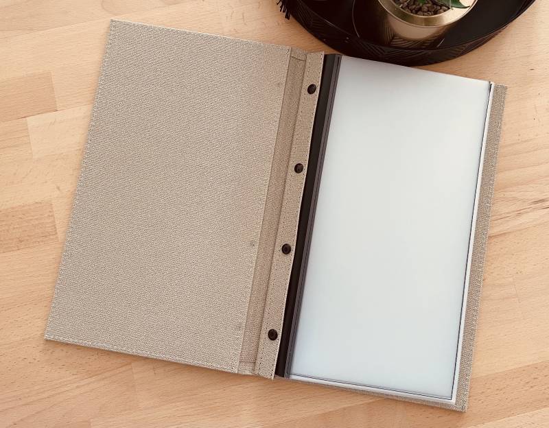 pochettes individuelles en polypropylène cousues pour menu de restaurant avec système à vis intérieures pour brasserie à Rennes 35