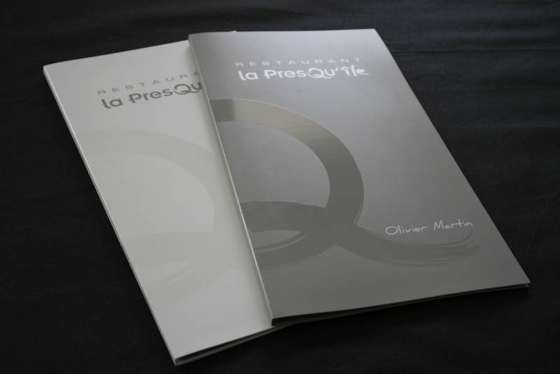 Menu en plastique avec vernis sélectif à pochettes pour brasserie à Avignon 84